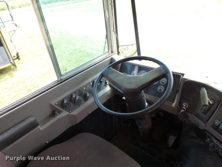 image for item K3017 2002 International Genesis school bus