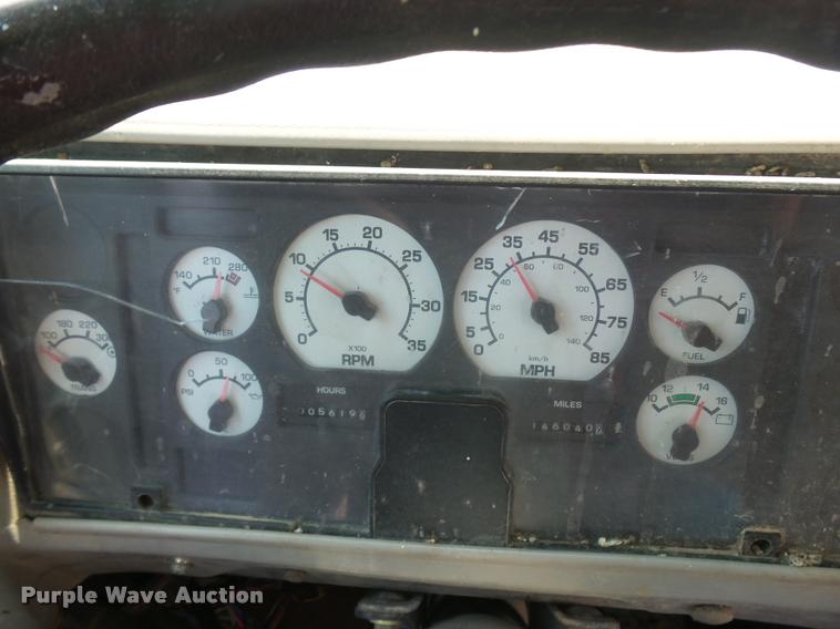 image for item K3017 2002 International Genesis school bus