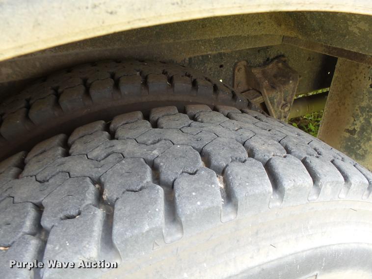 image for item K3017 2002 International Genesis school bus