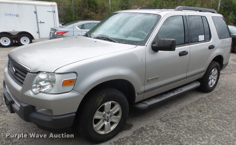 image for item K3521 2006 Ford Explorer SUV
