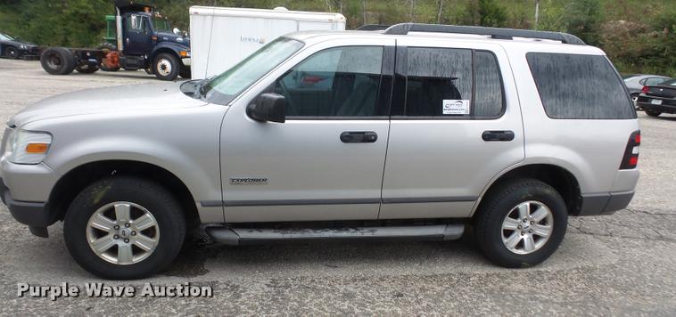 image for item K3521 2006 Ford Explorer SUV