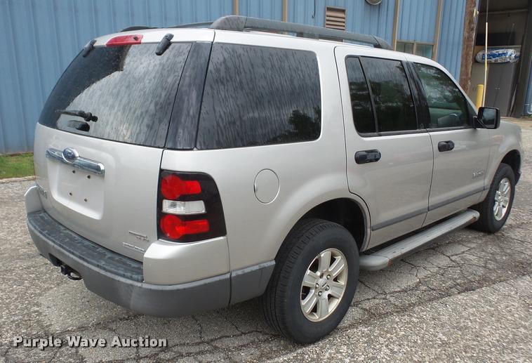 image for item K3521 2006 Ford Explorer SUV