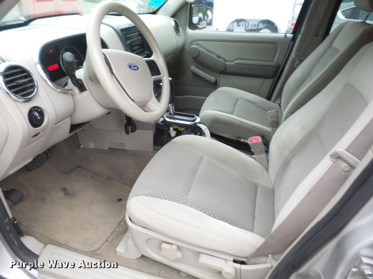 image for item K3521 2006 Ford Explorer SUV