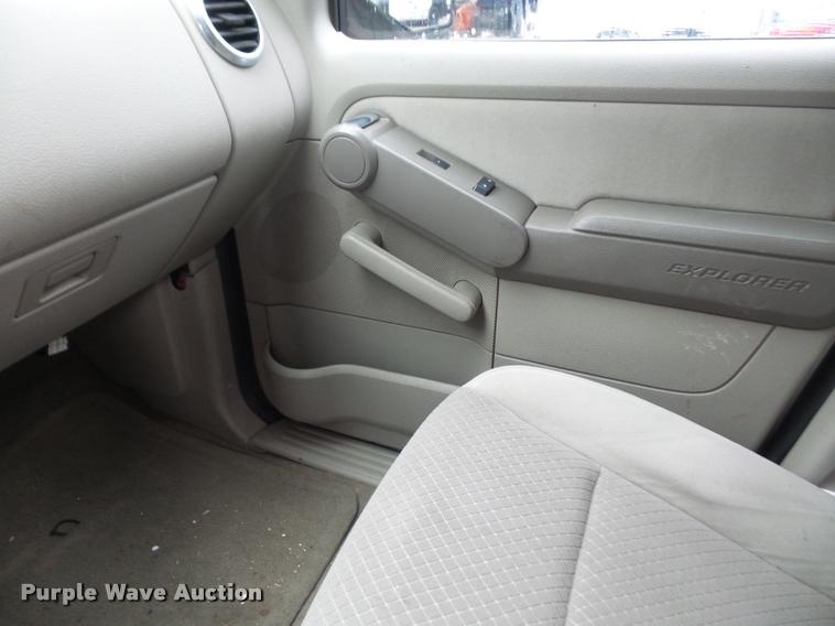 image for item K3521 2006 Ford Explorer SUV