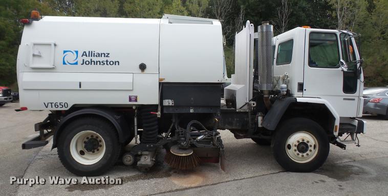 image for item K3525 2002 Sterling SC8000 Cargo Allianz Johnston street sweeper truck