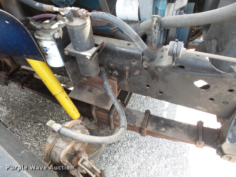 image for item K3526 2002 International 4900 truck cab and chassis