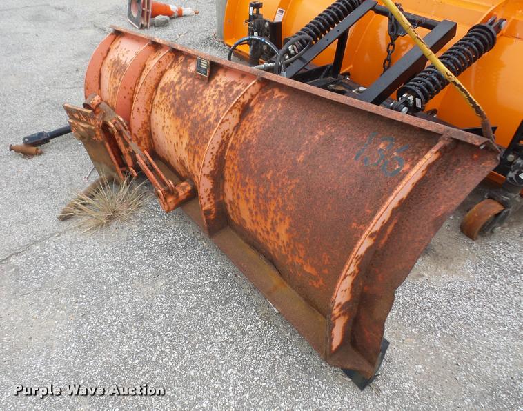 image for item K3526 2002 International 4900 truck cab and chassis