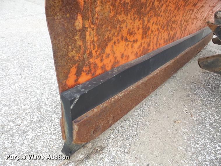 image for item K3526 2002 International 4900 truck cab and chassis