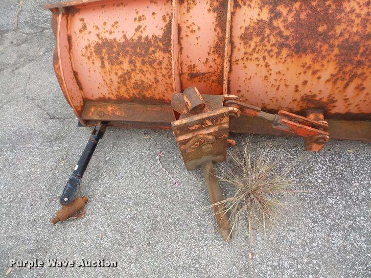 image for item K3526 2002 International 4900 truck cab and chassis