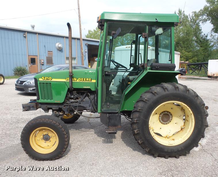 image for item K3527 2000 John Deere 5210 tractor