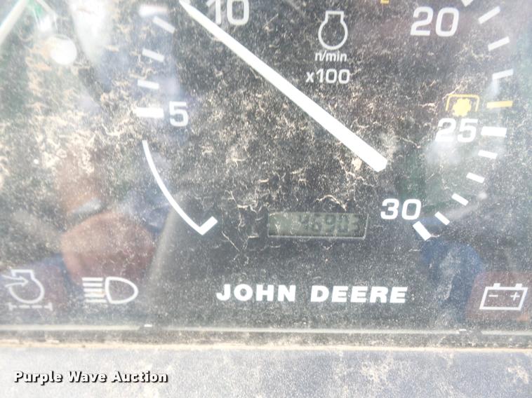 image for item K3527 2000 John Deere 5210 tractor