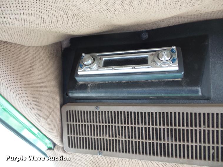 image for item K3527 2000 John Deere 5210 tractor