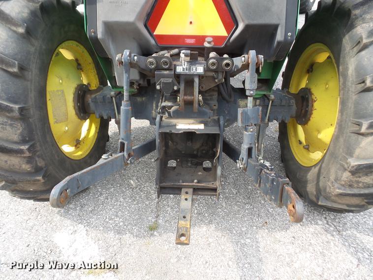 image for item K3527 2000 John Deere 5210 tractor