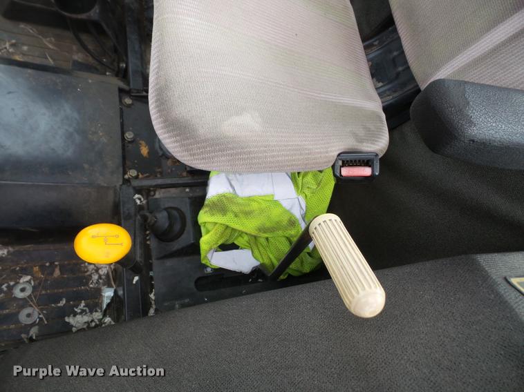 image for item K3528 2000 John Deere 5210 tractor