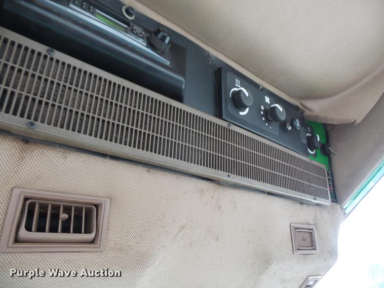 image for item K3528 2000 John Deere 5210 tractor