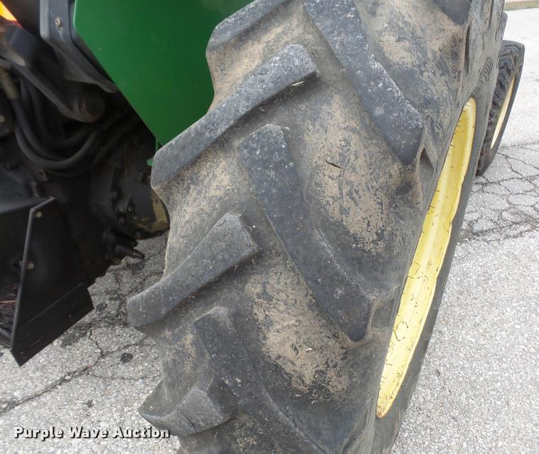 image for item K3528 2000 John Deere 5210 tractor