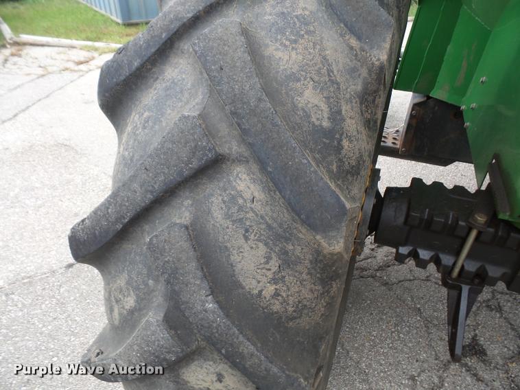 image for item K3528 2000 John Deere 5210 tractor