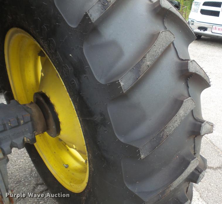 image for item K3529 2000 John Deere 5410 MFWD tractor