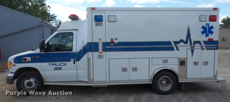 image for item K3615 1999 Ford Econoline E450 ambulance