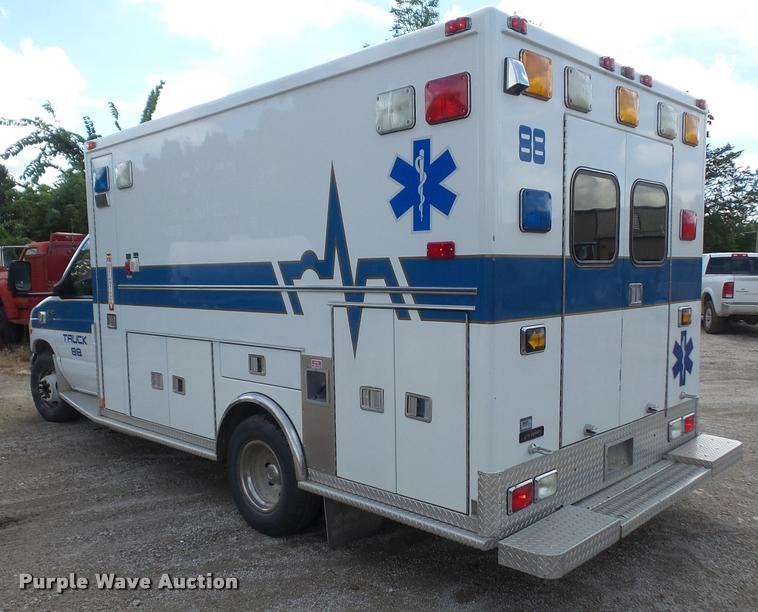 image for item K3615 1999 Ford Econoline E450 ambulance