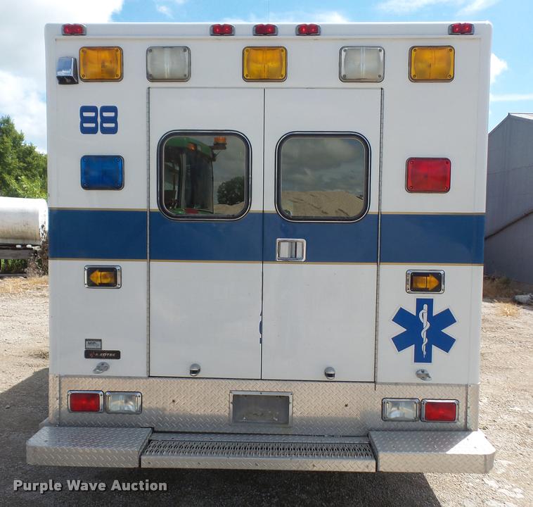 image for item K3615 1999 Ford Econoline E450 ambulance