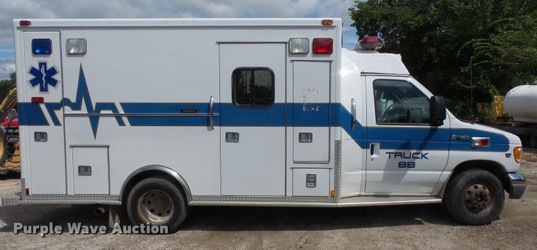 image for item K3615 1999 Ford Econoline E450 ambulance