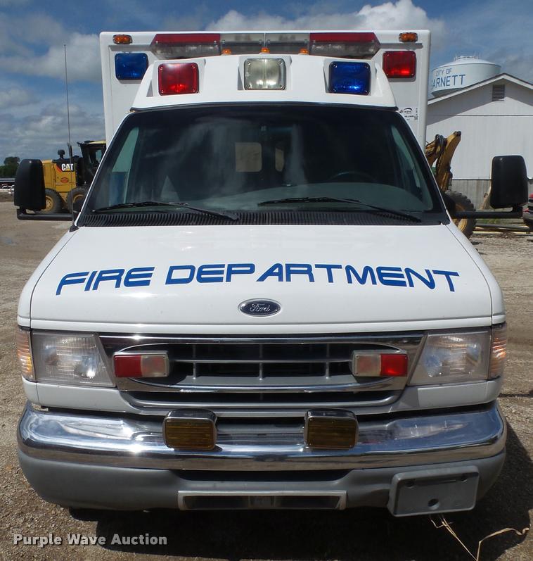 image for item K3615 1999 Ford Econoline E450 ambulance