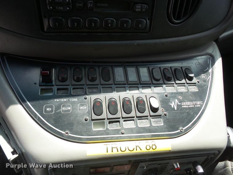 image for item K3615 1999 Ford Econoline E450 ambulance