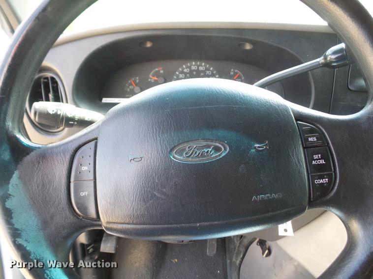 image for item K3615 1999 Ford Econoline E450 ambulance