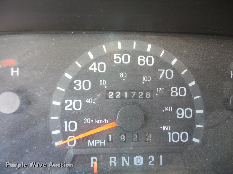 image for item K3615 1999 Ford Econoline E450 ambulance