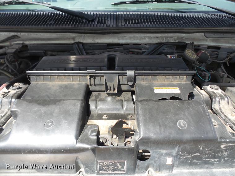 image for item K3615 1999 Ford Econoline E450 ambulance