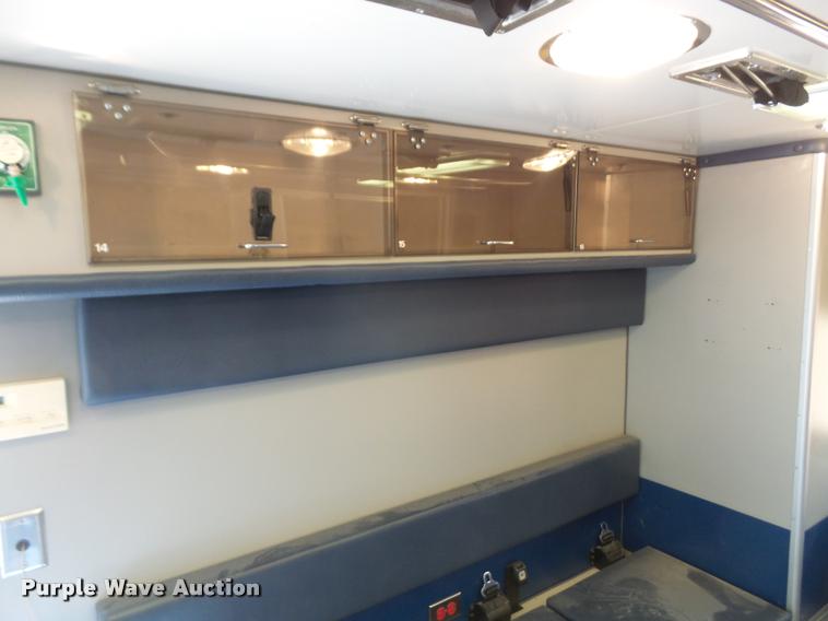 image for item K3615 1999 Ford Econoline E450 ambulance