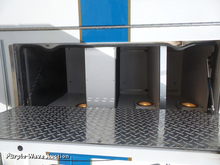 image for item K3615 1999 Ford Econoline E450 ambulance