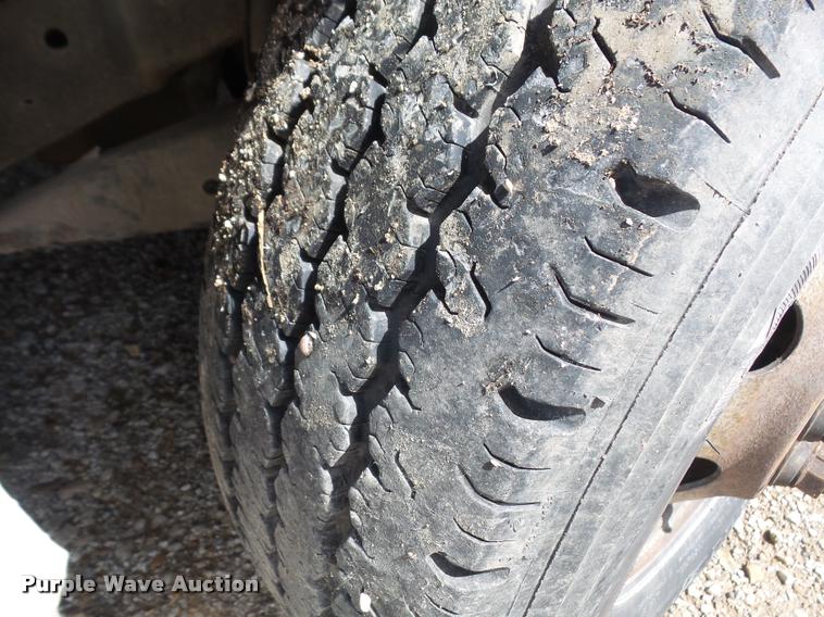 image for item K3615 1999 Ford Econoline E450 ambulance