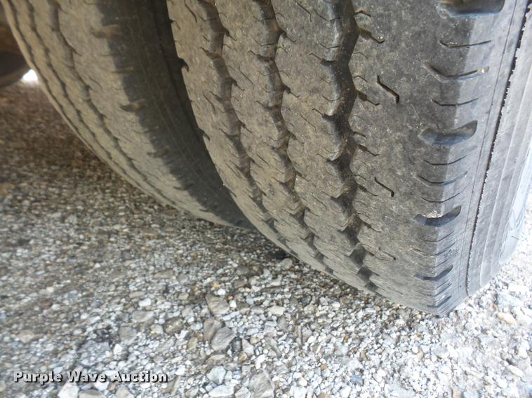 image for item K3615 1999 Ford Econoline E450 ambulance