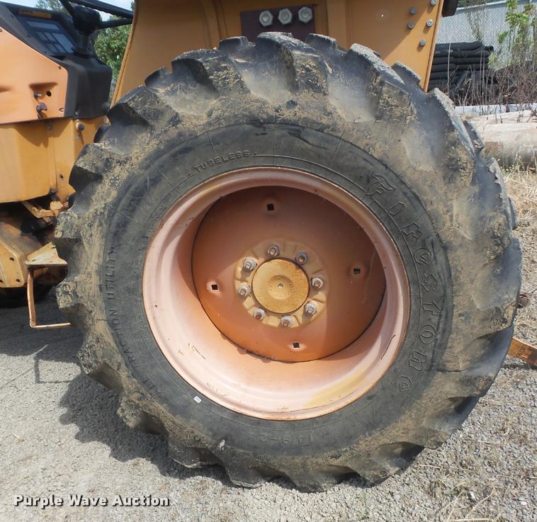 image for item K7725 Case 380B tractor