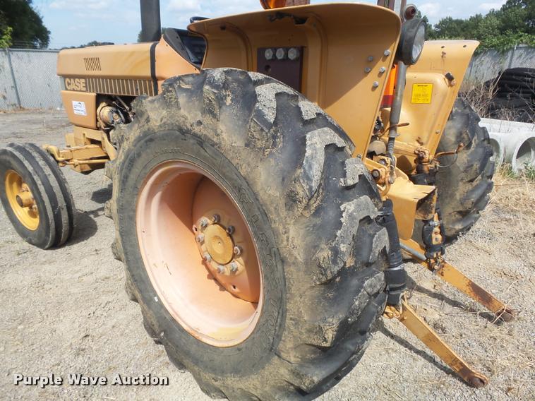 Case 380B tractor in Maryville, IL Item K7725 sold Purple Wave