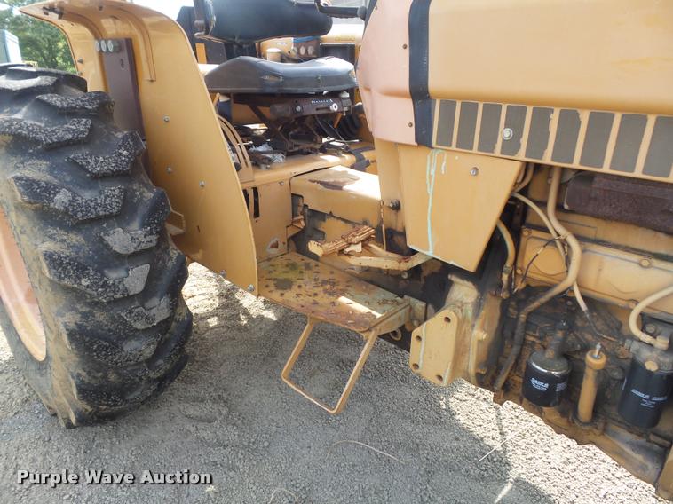 Case 380B tractor in Maryville, IL Item K7725 sold Purple Wave