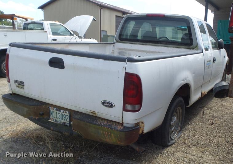 image for item K7726 1998 Ford F150 SuperCab pickup truck