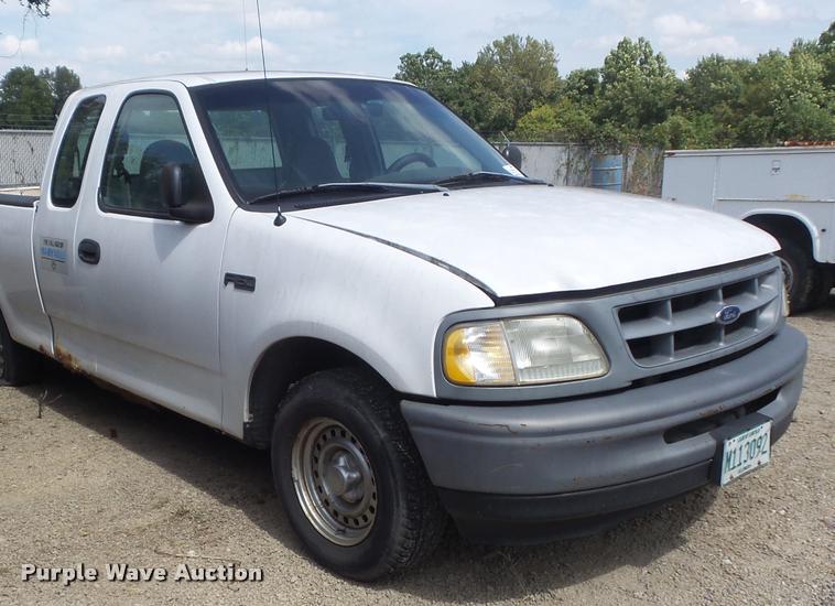 image for item K7726 1998 Ford F150 SuperCab pickup truck