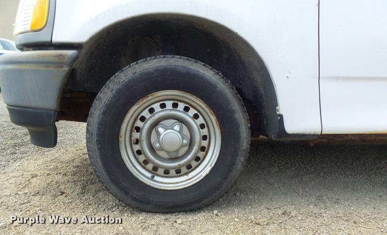 image for item K7726 1998 Ford F150 SuperCab pickup truck