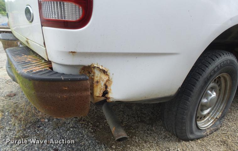 image for item K7726 1998 Ford F150 SuperCab pickup truck