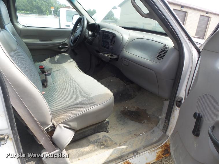 image for item K7726 1998 Ford F150 SuperCab pickup truck