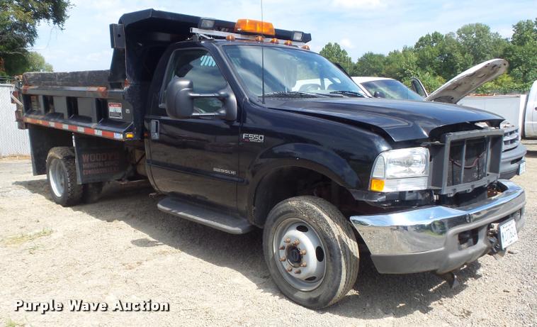image for item K7727 2003 Ford F550 dump truck