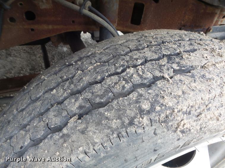 image for item K7727 2003 Ford F550 dump truck