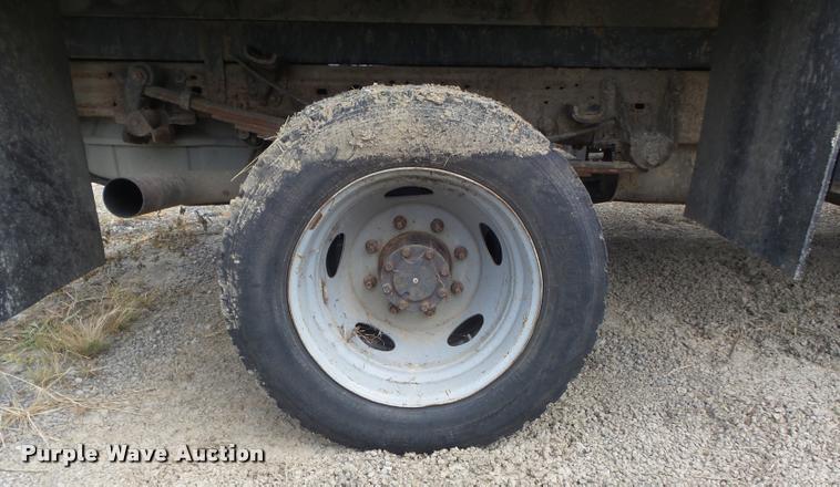 image for item K7727 2003 Ford F550 dump truck