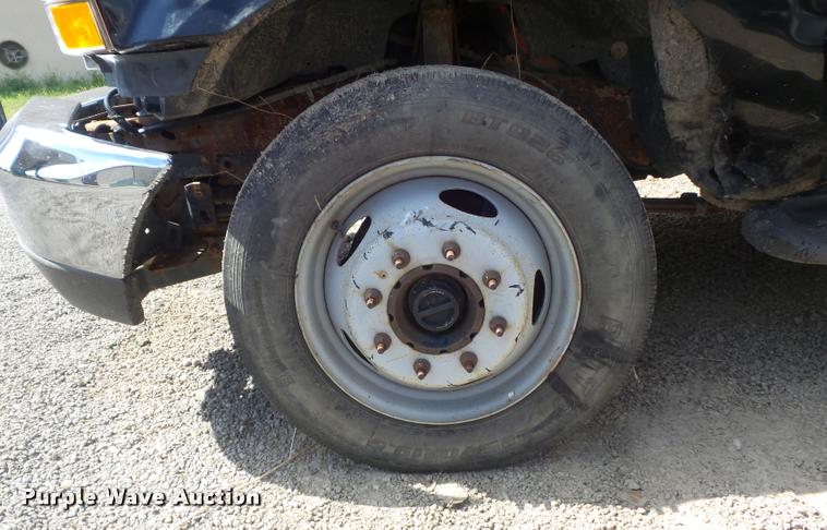 image for item K7727 2003 Ford F550 dump truck