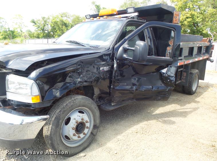image for item K7727 2003 Ford F550 dump truck