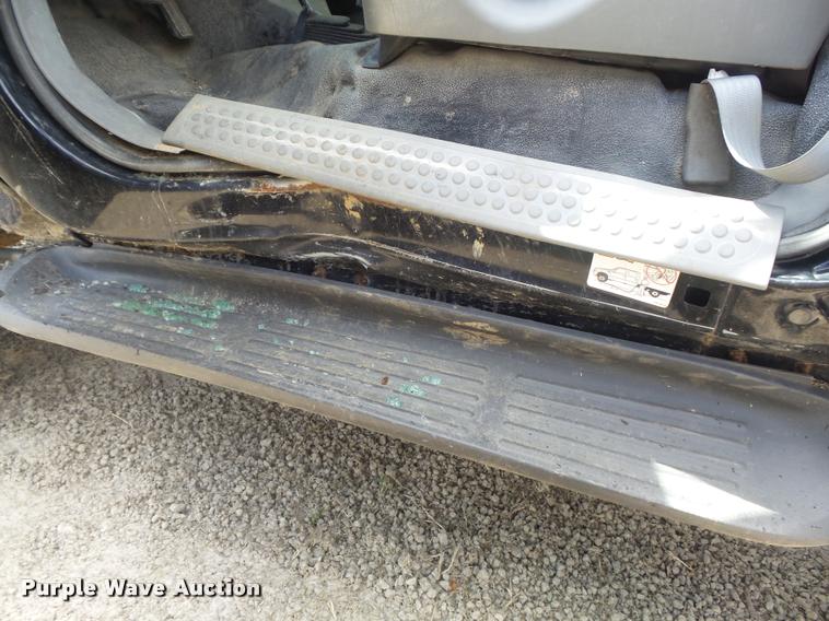 image for item K7727 2003 Ford F550 dump truck