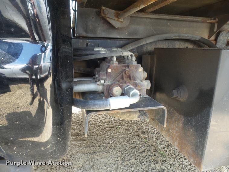 image for item K7727 2003 Ford F550 dump truck